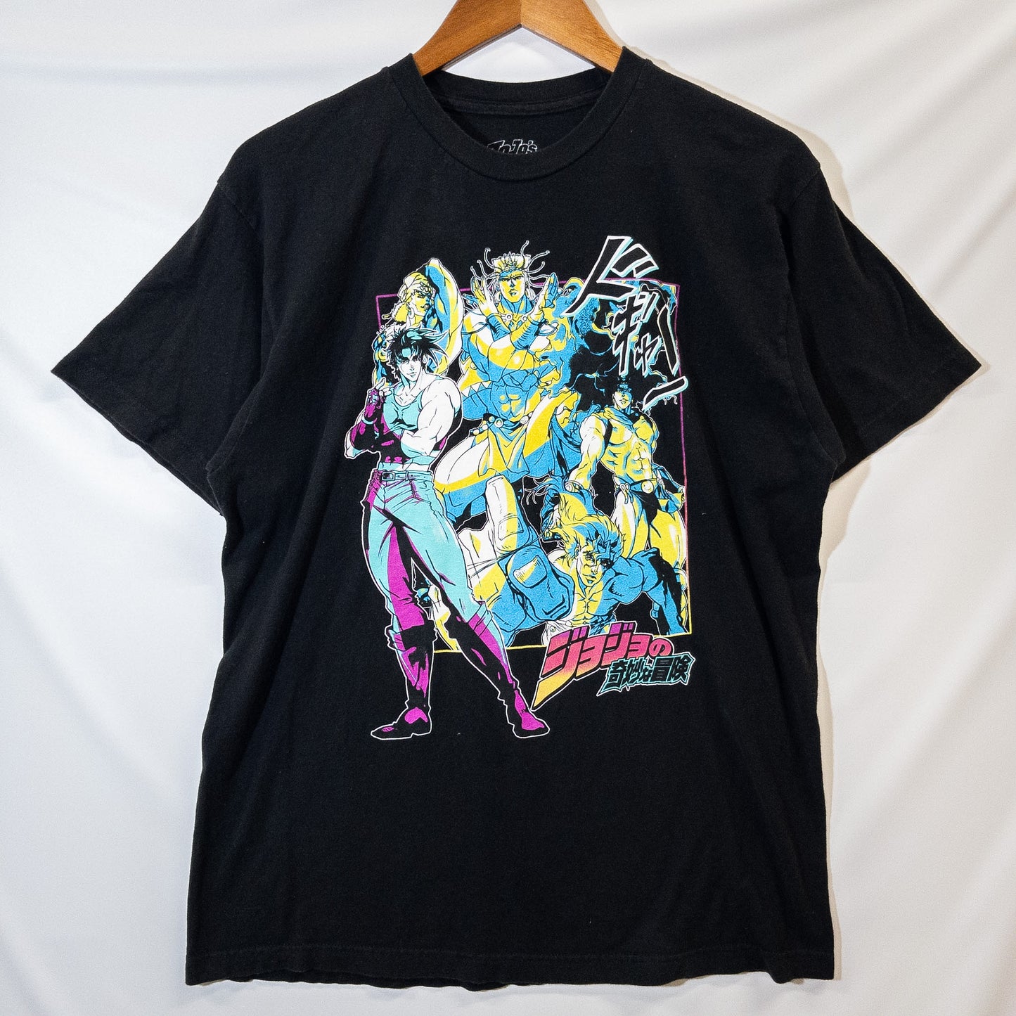 ジョジョの奇妙な冒険 アニメTシャツ L ブラック プリント VIZ MEDIA/ヴィズメディア