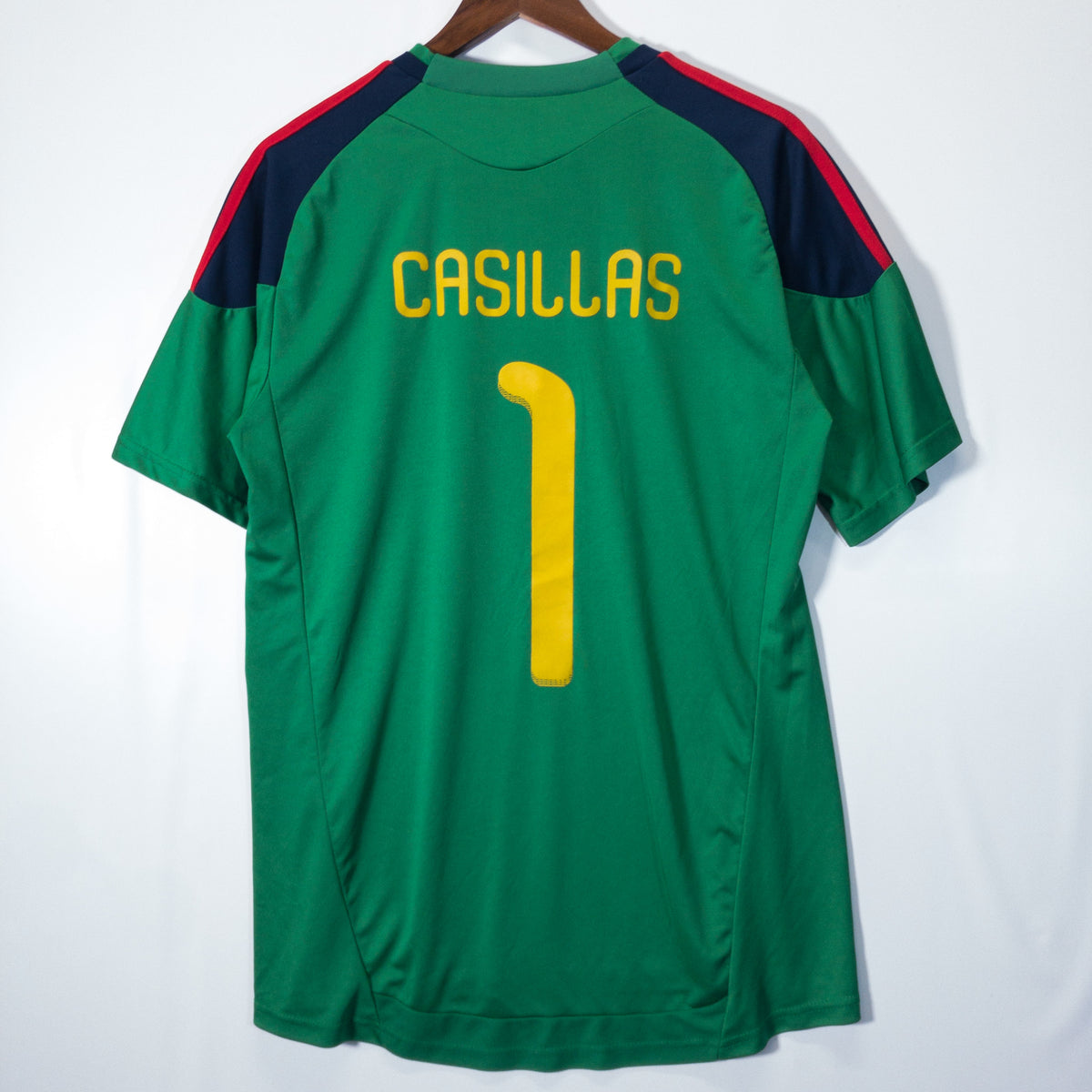 [メンズS] 00〜10年代 adidas/アディダス 半袖シャツ サッカーユニフォーム スペイン代表 カシージャス